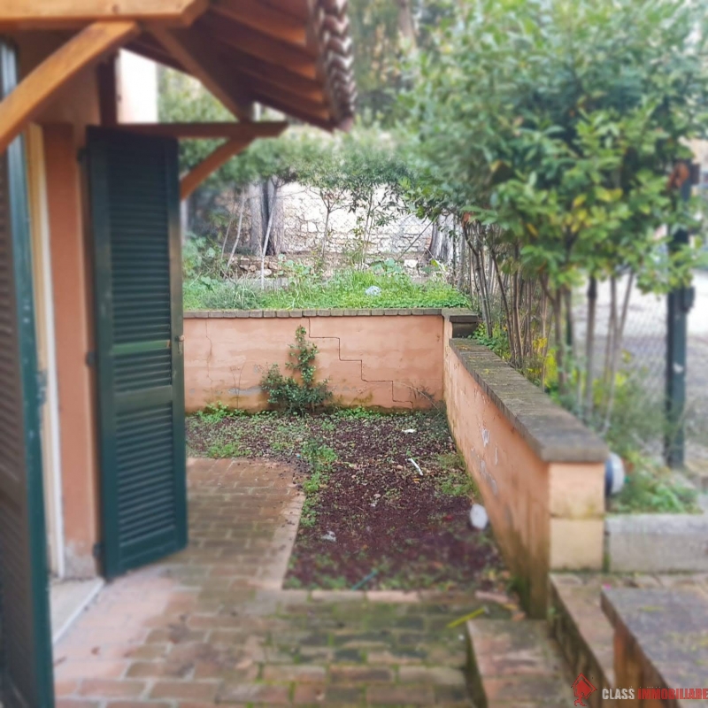 zona case bruciate bilocale arredato con giardino a 2 km dal polo ospedaliero