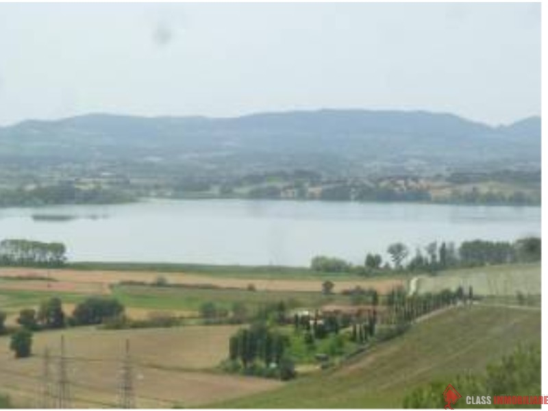 Rustico di 45mq e terreno di 2000mq. lago trasimen